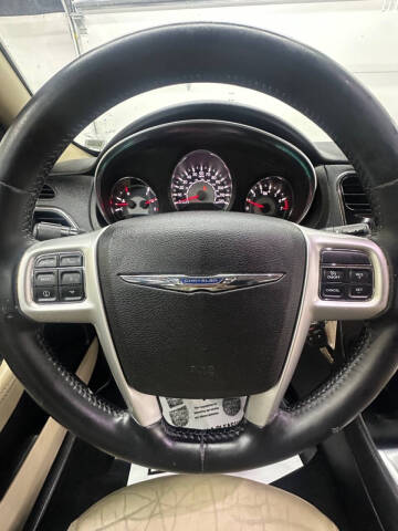 2013 Chrysler 200 Limited