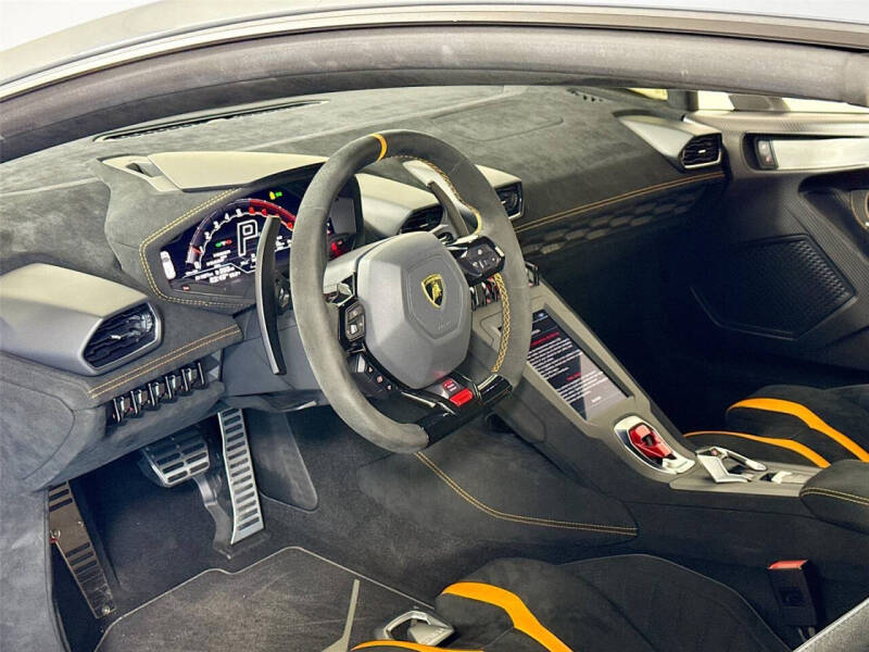 2021 Lamborghini Huracan STO