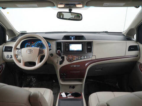 2014 Toyota Sienna XLE 7-Passenger