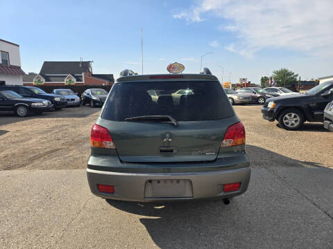 2003 Mitsubishi Outlander LS