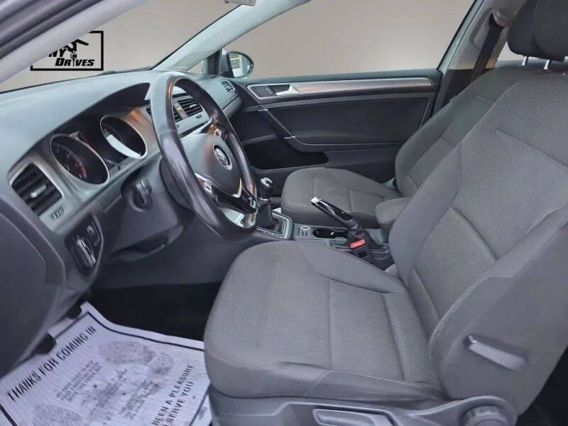 2016 Volkswagen Golf