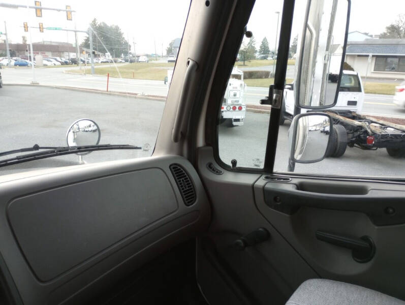 2014 Freightliner M2 106