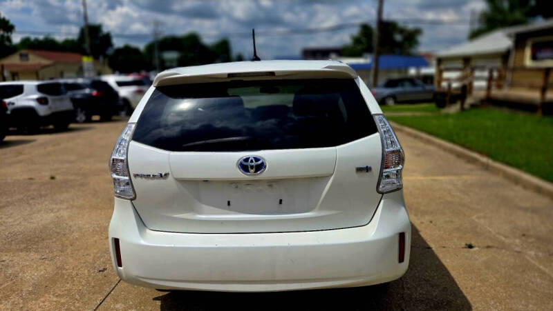 2012 Toyota Prius v Five