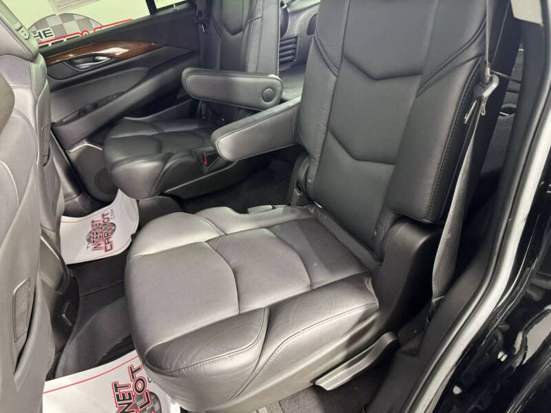 2018 Cadillac Escalade Luxury