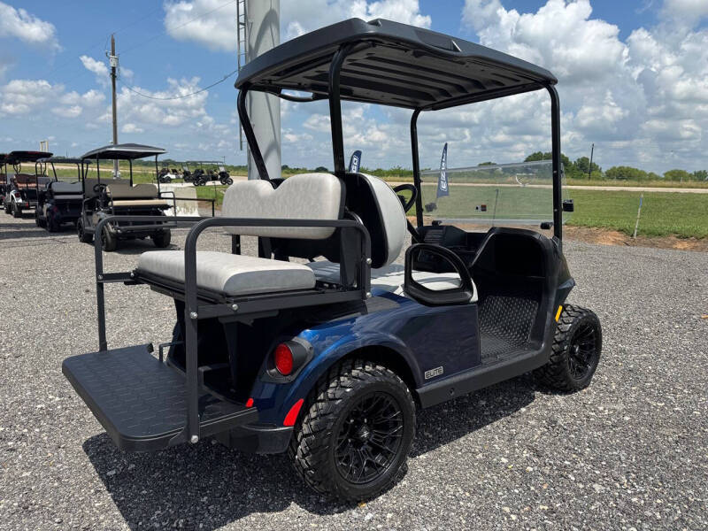 2025 E-Z-GO RXV 4