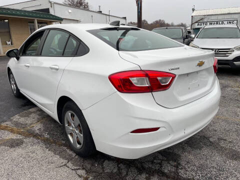 2017 Chevrolet Cruze LS Auto