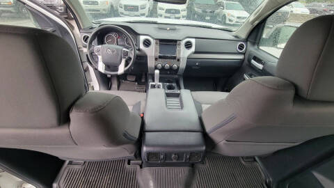 2017 Toyota Tundra SR5