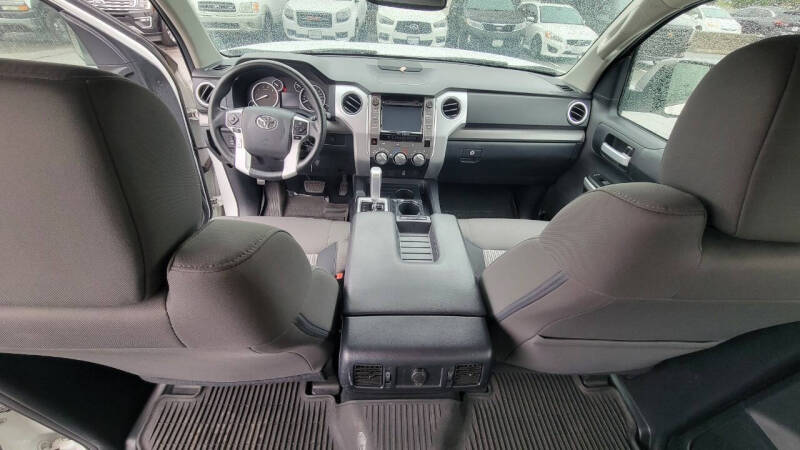 2017 Toyota Tundra SR5