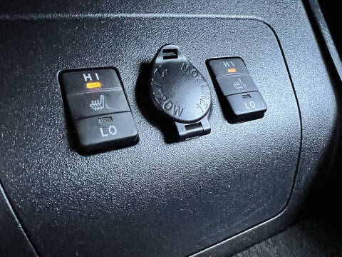 2014 Toyota Prius Plug-in Hybrid Advanced