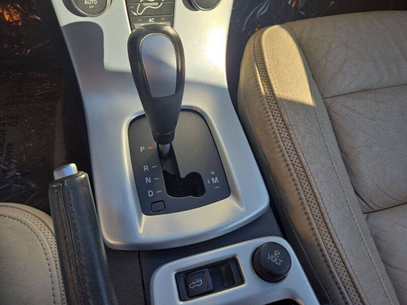 2011 Volvo C70 T5