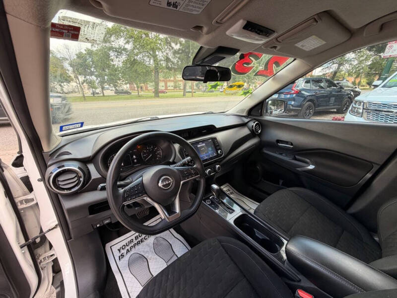 2023 Nissan Kicks SV