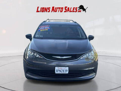 2020 Chrysler Voyager LXi