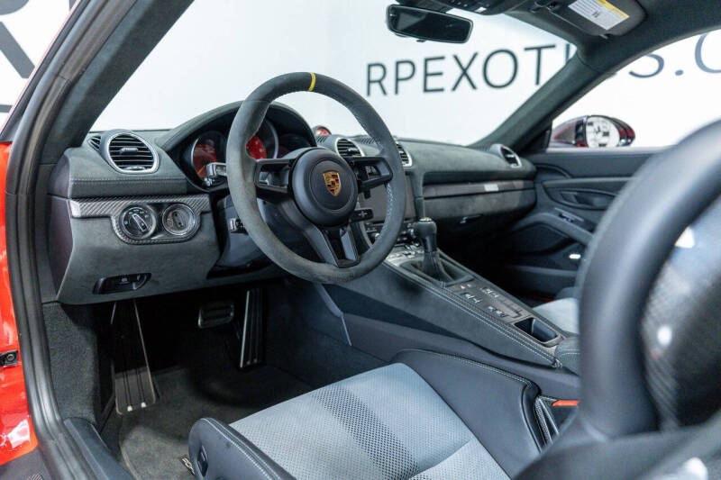 2024 Porsche 718 Cayman GT4 RS