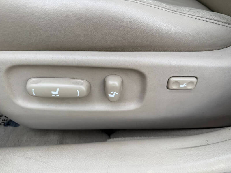 2005 Toyota Avalon