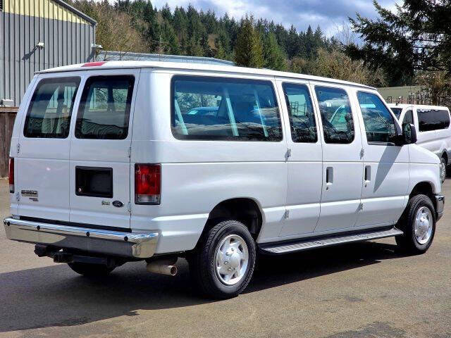 2011 Ford E-Series E-350 SD XLT