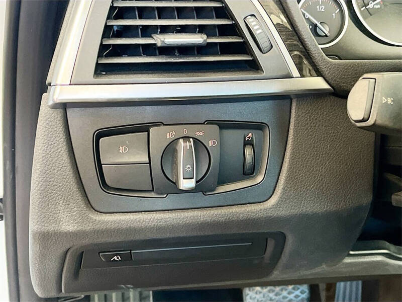 2018 BMW 3 Series 330i xDrive