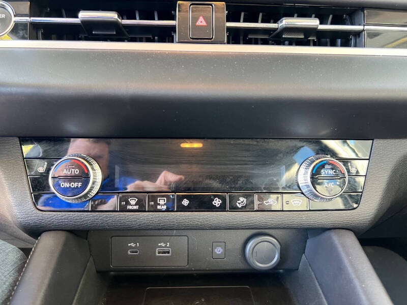 2024 Mitsubishi Outlander PHEV SE