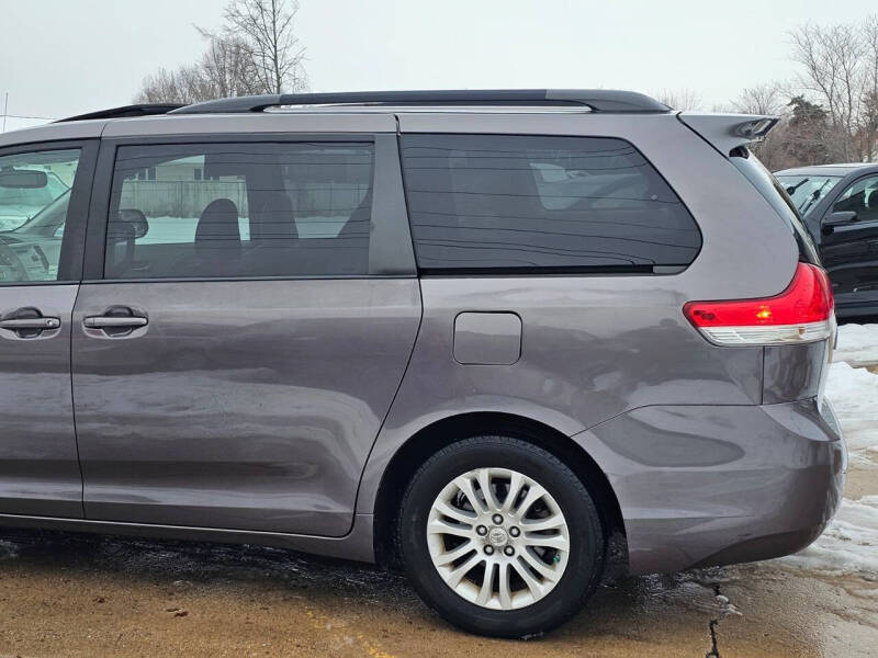2012 Toyota Sienna XLE 8-Passenger