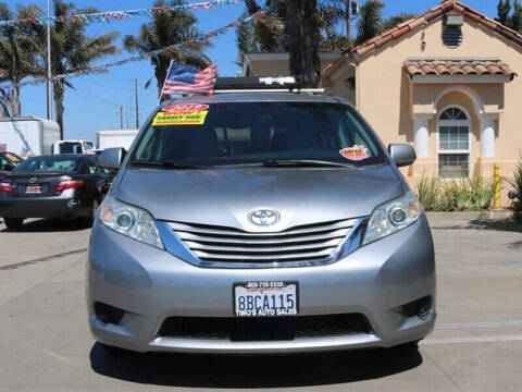 2017 Toyota Sienna LE 8-Passenger
