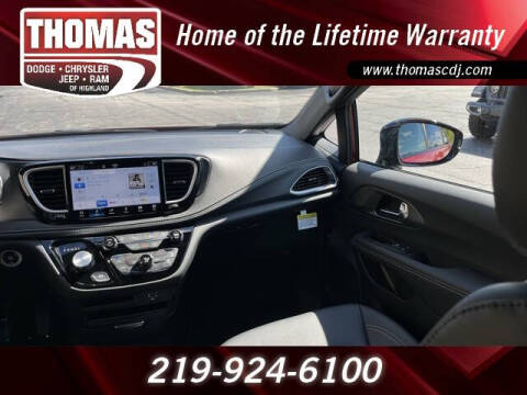 2026 Chrysler Pacifica Select