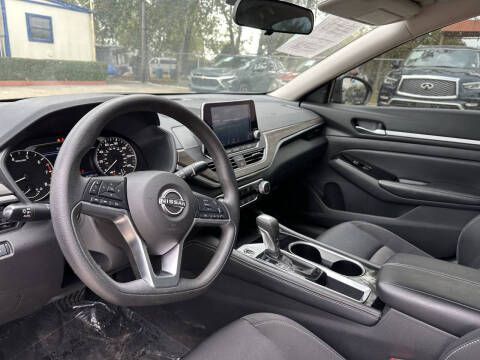 2023 Nissan Altima 2.5 SV