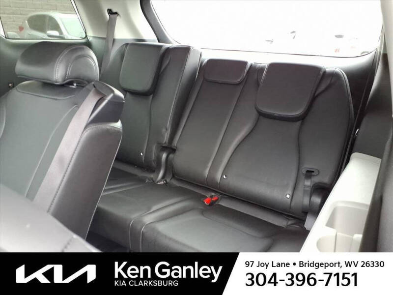 2022 Kia Carnival SX