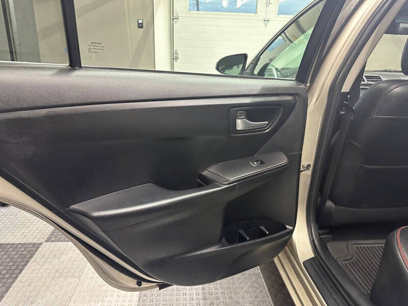 2015 Toyota Camry SE