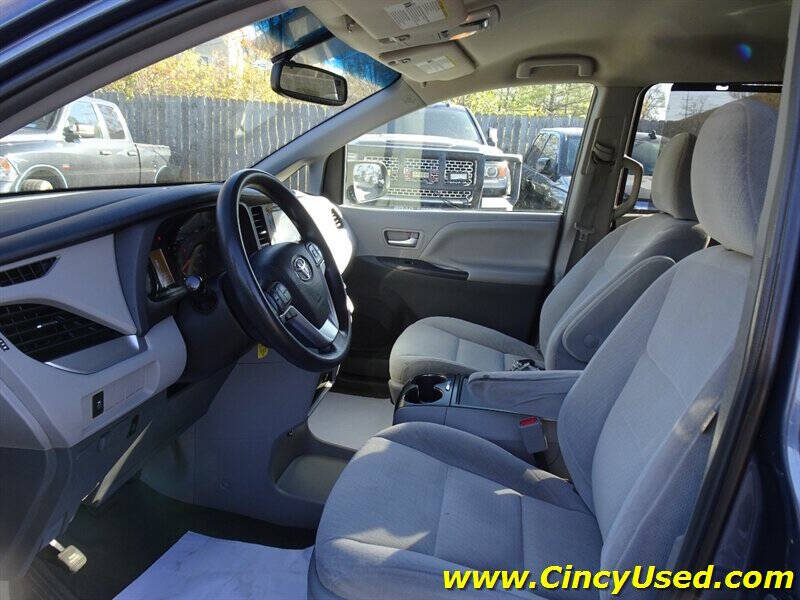 2016 Toyota Sienna LE 8-Passenger