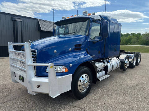 2011 Mack Pinnacle