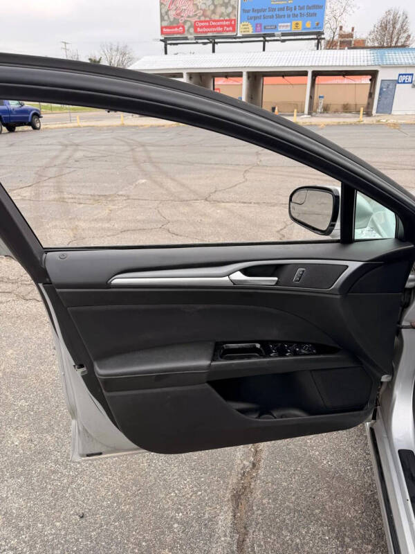 2016 Ford Fusion Hybrid SE