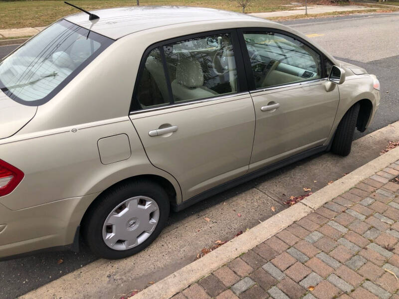 2007 Nissan Versa S photo 2