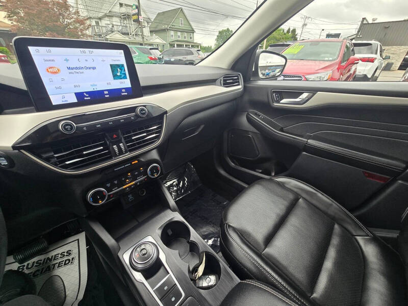 2022 Ford Escape SEL