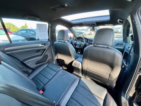 2019 Volkswagen Golf GTI SE