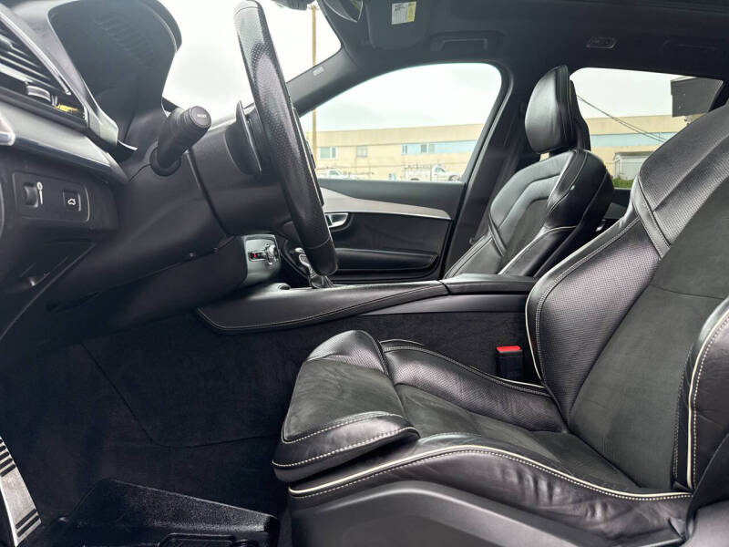 2017 Volvo XC90 T6 R-Design