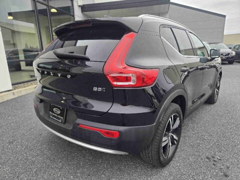 2023 Volvo XC40 B5 Plus Bright Theme