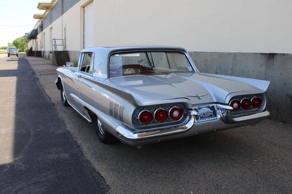 1960 Ford Thunderbird 4