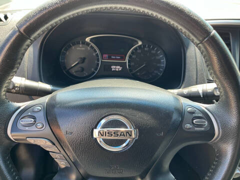 2013 Nissan Pathfinder SV