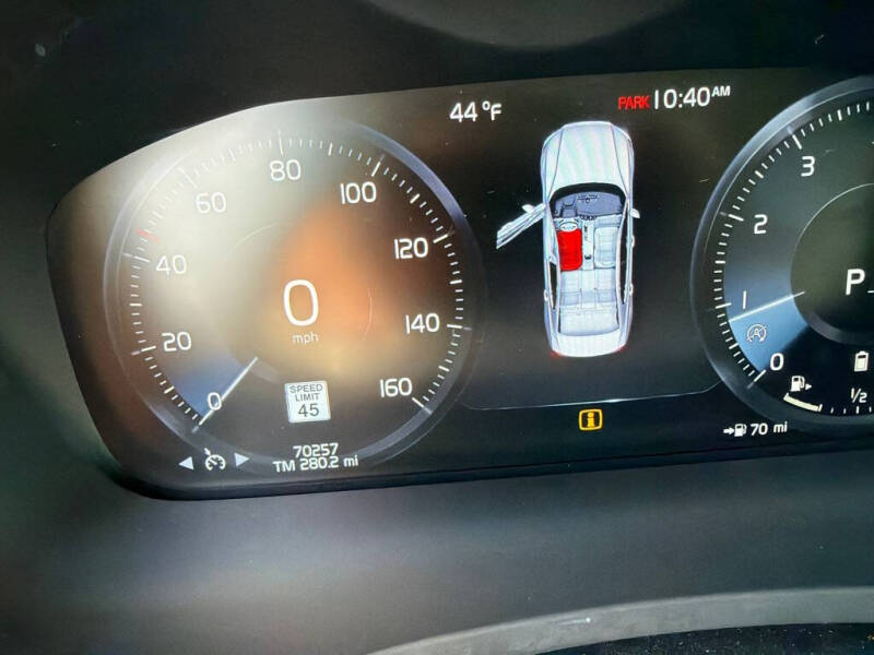 2022 Volvo S60 B5 Momentum