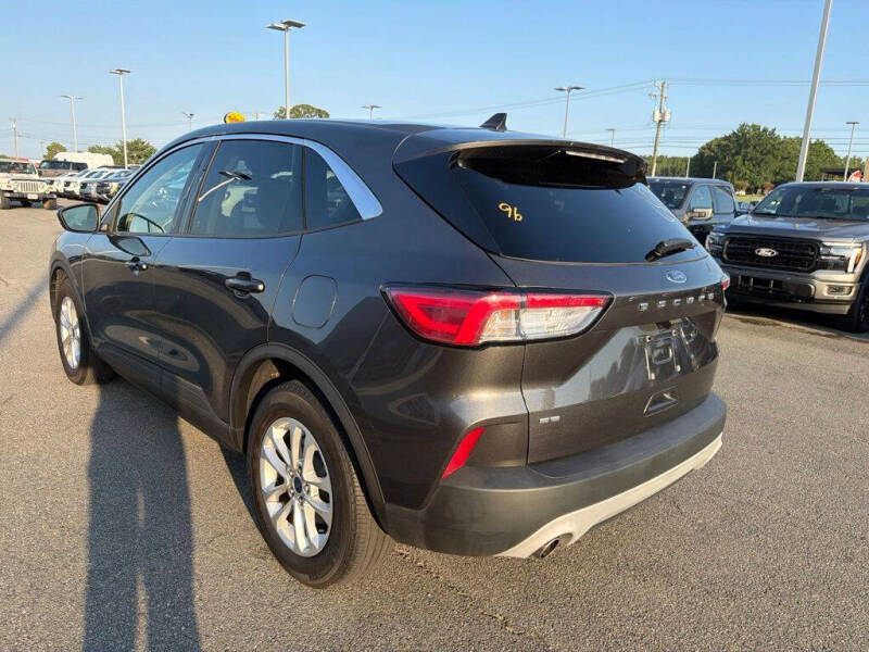 2020 Ford Escape SE