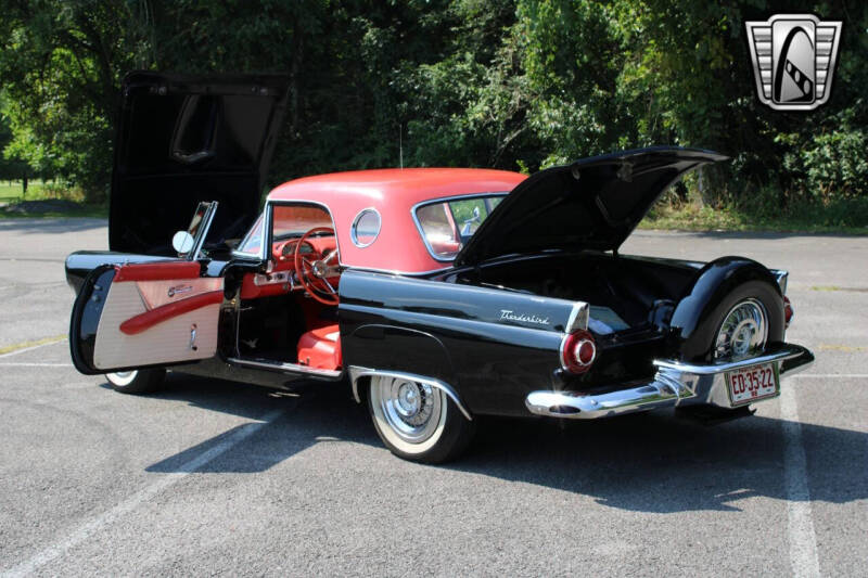 1956 Ford Thunderbird