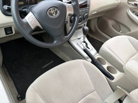 2011 Toyota Corolla LE