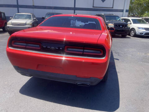 2015 Dodge Challenger SXT