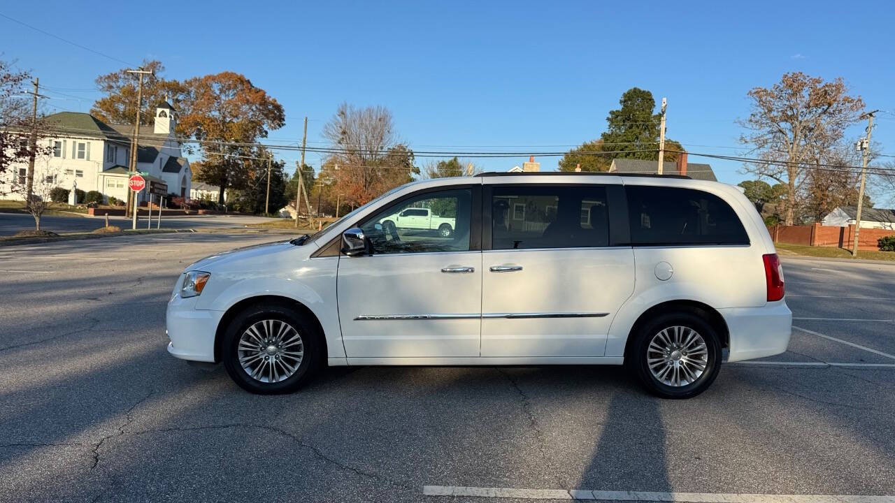 2016 Chrysler Town and Country for sale at Caropedia in Dunn, NC