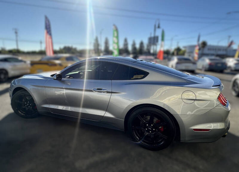 2020 Ford Mustang EcoBoost
