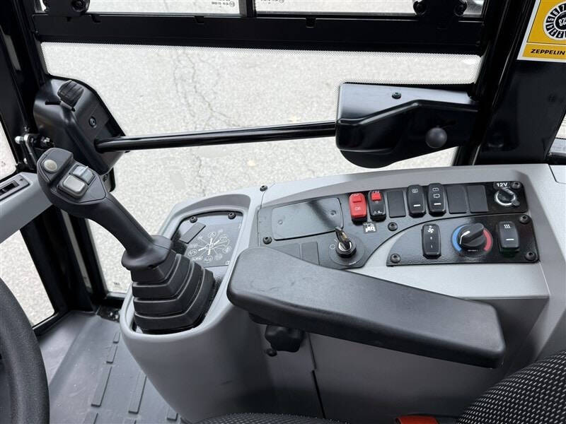 2022 Caterpillar 908M