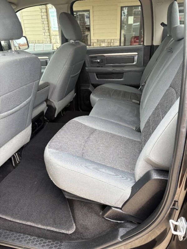 2016 RAM 1500 SLT
