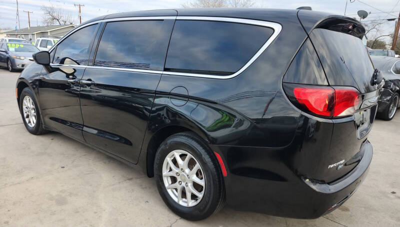 2017 Chrysler Pacifica Touring