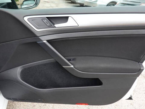 2017 Volkswagen Golf SportWagen