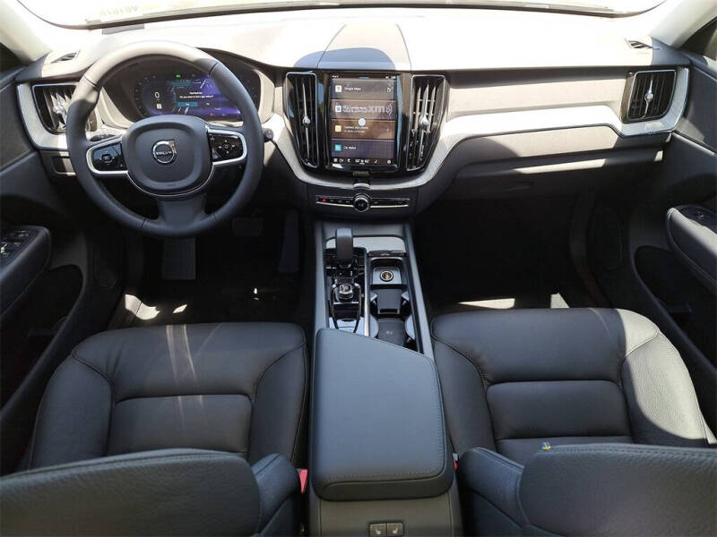 2025 Volvo XC60 B5 Plus Dark Theme