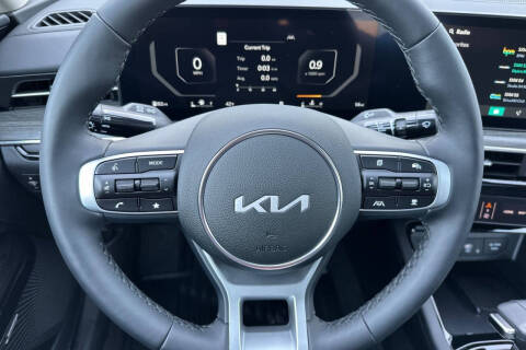 2025 Kia K5 EX